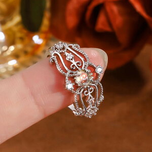 【送料無料】 指輪 リング シルバー ストーン 月 レディース エレガント 925 プレート ムーンストーン スタイリッシュ カットアウト ジュエリー 記念日 ギフト 婚約 結婚式 ウェディング