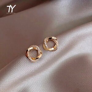 【送料無料】 ピアス サークル シンプル 韓国 レディース クラシック シンプルさ 幾何学 要素 スモール 南 セクシー ジュエリー 通勤者