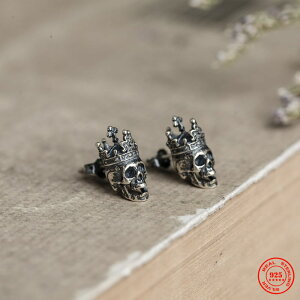 【送料無料】 ピアス シルバー キング レトロ スカル スケルトン スタッドピアス レディース 女性 メンズ 男性 100% 925 スター 星リング クリエイティブ 頭蓋骨 クラウン 王冠 スタッド パンク