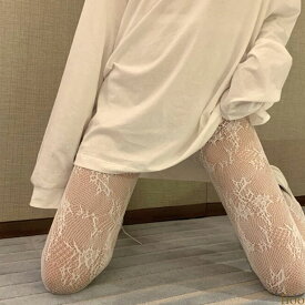 秋 秋冬 【ホワイト・ブラック】 【全33タイプ】 柄付美脚 網タイツ 柄ストッキング ホワイト ブラック フィッシュネット網目が大きめで 足元をセクシーに演出します 柔らかく伸縮性のある素材で 履き心地も抜群です パーティーシーンにはもちろん
