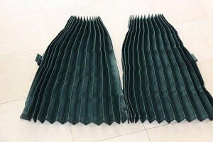 トラックカーテン センターカーテン 大型中型 プリーツ ハイルーフ140 安心の日本製 ダークグリーン 1級遮光 巾120cmx丈140cm 2枚入り フック16ケ入り トラック用品 運転席と寝台の間仕切りカー