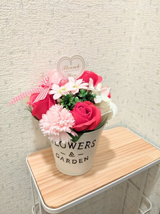 楽天市場 ハッピーティン 元気が出るお花を贈ろう 香水プレゼント あす楽 石鹸で出来た シャボンフラワー シャボンフラワー ソープフラワー フラワーソープ 石鹸フラワー 花 バラ 薔薇 アレンジメント 造花 枯れない花 花の贈り物 誕生日 ギフト プレゼント 花
