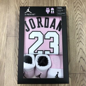 お祝いギフト、プレゼント！！出産祝いに最適！！☆送料無料☆JORDAN　ロンパースセット(ロンパース、帽子、靴下の3点セット)　JHN-C1-0208-PNK【JORDAN】ナイキバスケットボール　ジョーダン　ロンパース　ベビー服