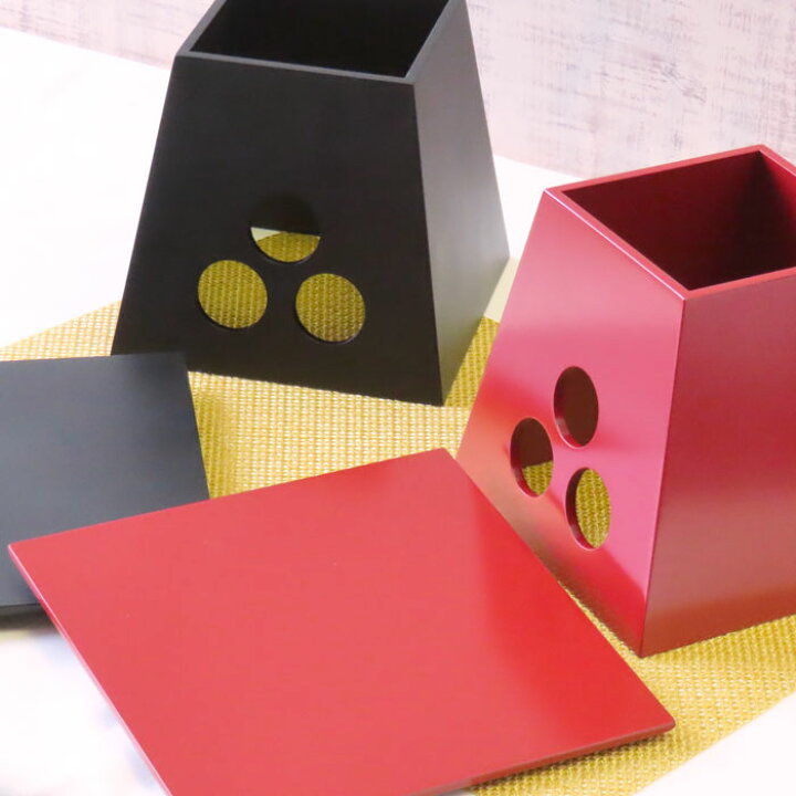 ガラス鏡餅 朱塗り三方(台)付き 日本製 楽天市場】鏡餅 飾り ちりめん ちりめんお 食品サンプル 三宝飾り付き鏡餅 正月 飾り (5合) 三方香入  朱台 ちりめんお鏡 鏡餅 飾り 白檀の香り付き 玉泉 朱三方 餅飾り お鏡さん 迎春グッズ 鏡もち 縮緬 お正月 正月 飾 朱塗り 飾り台 お正月にお勧め