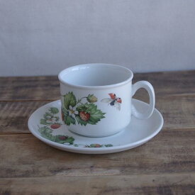 J&G Meakin ミーキン いちご柄 てんとう虫 コーヒーカップ ソーサー #220108-3 【海外直輸入中古品】