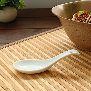 (在庫限り) 白レンゲ(和食器 白い食器 中華食器 ラーメン 炒飯 レンゲ れんげ アウトレット込み 業務用 業務用食器 多治見美濃焼 日本製)