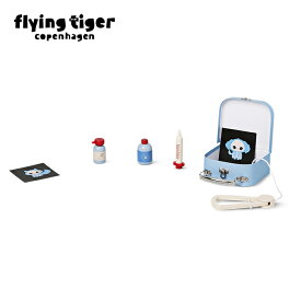 【フライングタイガー公式】木製おもちゃ（獣医さん） 木製 獣医さんごっこセット 聴診器2×42×7.5cm 薬瓶 道具 バッグ付き ごっこ遊び ロールプレイ ペットケア 想像力 収納ケース付き 持ち運び便利 知育 おもちゃ デンマーク
