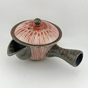 g Gq  }{  e l y aH a a