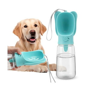 【送料無料】ペットウォーターボトル ペット犬 水飲み器 携帯用折りたたみペット水飲み 犬用散歩用給水 水槽付き 水漏れ防止 犬の散歩や屋外ランニングに最適 (青, 550ml)