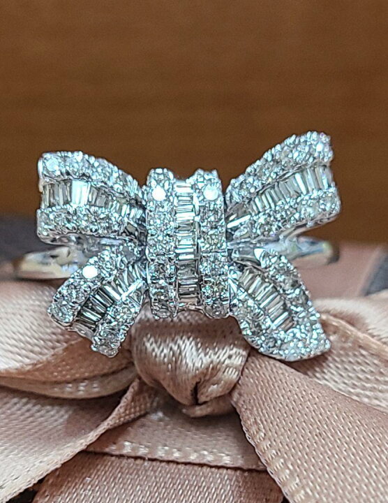 楽天市場】【鑑別書付】大人可愛いリボンモチーフ！ 0.5ct 天然 