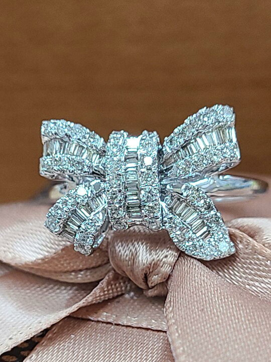 楽天市場】【鑑別書付】大人可愛いリボンモチーフ！ 0.5ct 天然 