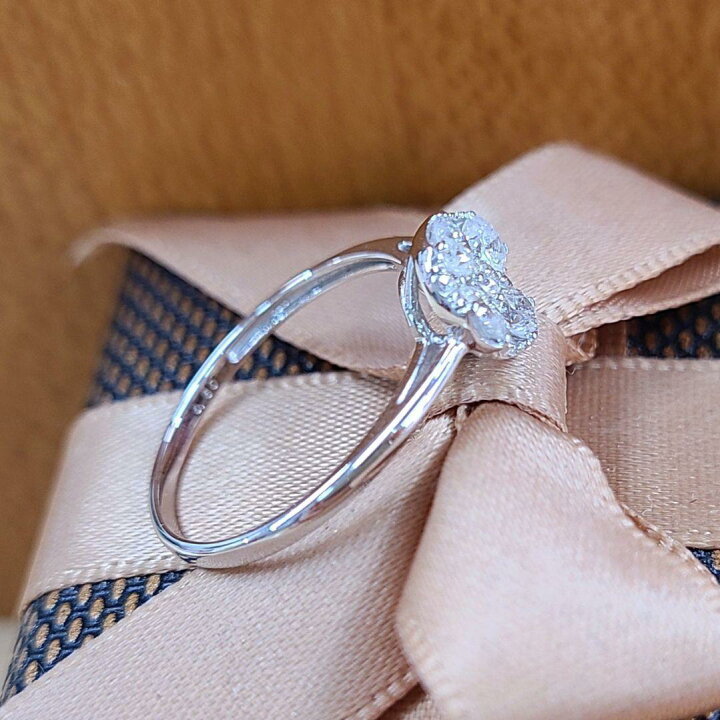 楽天市場】【鑑別書付】ギラギラ！まるで2ct！ 0.6ct ダイヤモンド K18 