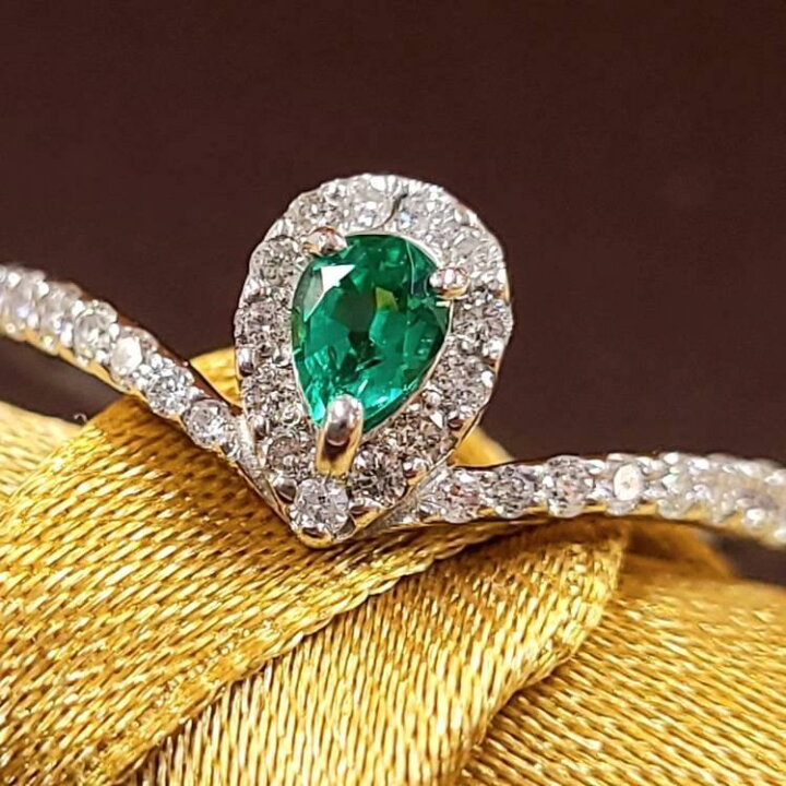楽天市場】ペアシェイプ 天然 エメラルド 0.15ct 天然 ダイヤモンド 