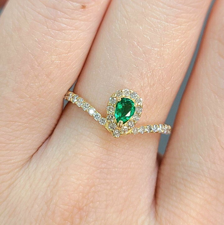 楽天市場】エメラルド リング K18 0.15ct vivid green ペアシェイプ 
