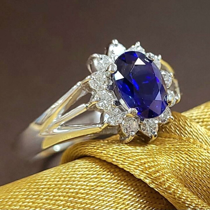 楽天市場】サファイア リング 指輪 ロイヤルブルー サファイヤ 1.495ct 