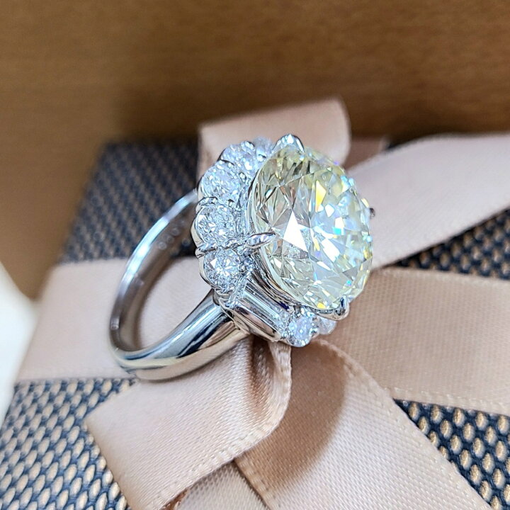 楽天市場】ギラギラ！大粒！8.048ct ダイヤモンド プラチナ リング 中 