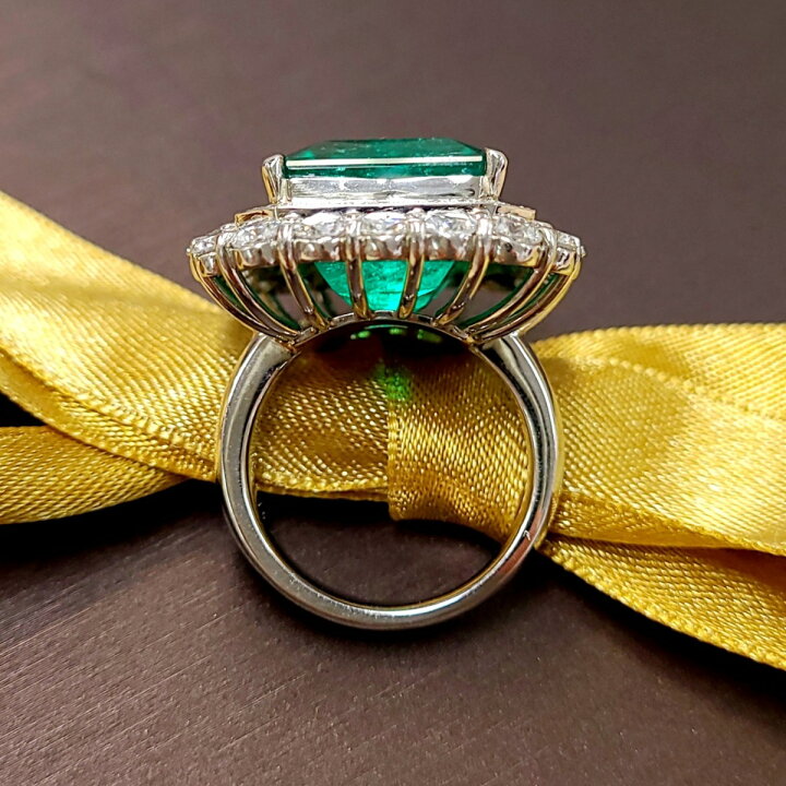 楽天市場】世界 最高品質 20.32ct コロンビア産 ノンオイル エメラルド 