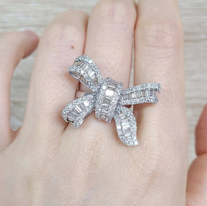 楽天市場】大人可愛い！リボン モチーフ 2ct ダイヤモンド K18 WG 