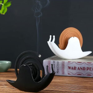 蚊取り線香ホルダー 鉄製 レトロ 蚊取り線香入れ メタルカタツムリお香バーン 蚊遣器 蚊取り器 クリエイティブアイアン蚊取り線香スタンド 虫よけ香ホルダー 屋内 屋外 アウトドアにも適