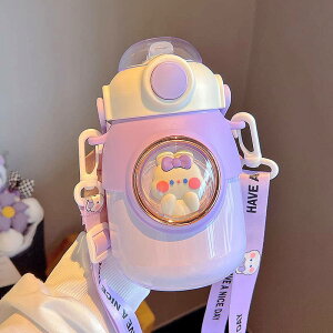 【送料無料】子供 水筒 700ml 真空断熱 大容量 ワンタッチ レス製 ストロー ボトル肩掛けベルト付き 女の子 男の子 魔法瓶 マグボトル 可愛 幼稚園 保育園 小学生 運動会 通学 遠足 旅行 プレ