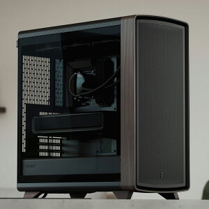 Fractal Design Summit Black TG Light Tint PC�P�[�X FD-C-SUM1A-04 �~�h���^���[�^ �u���b�N