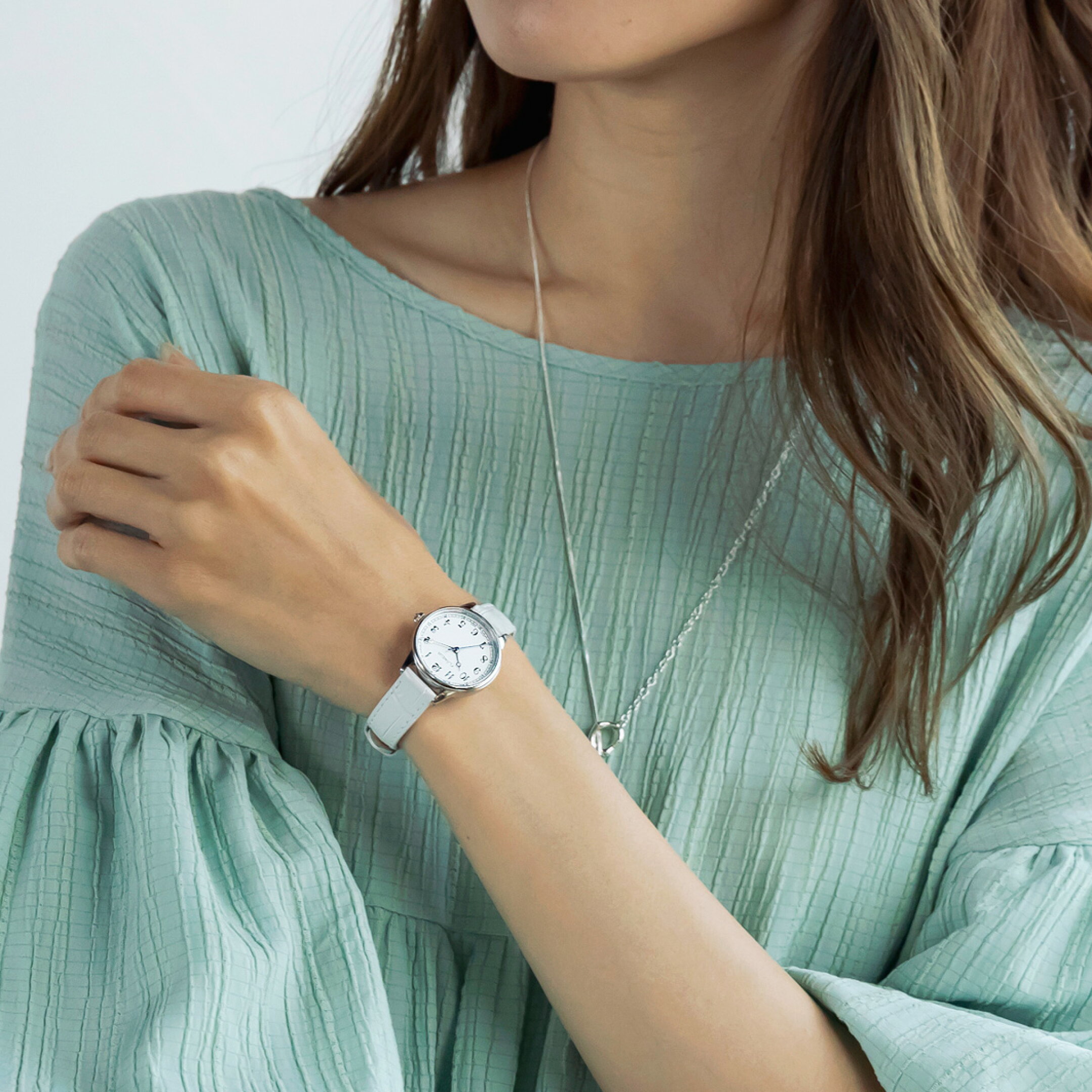 クラシック シルバー クロコパールホワイト