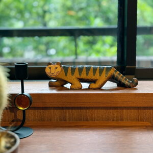 ^CK[iTE[\^Lisa Larsonj