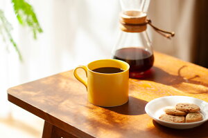 アクセル/Axel マグカップ 【free design別注】マットイエロー M(ヨナス・リンドホルム/Jonas Lindholm)