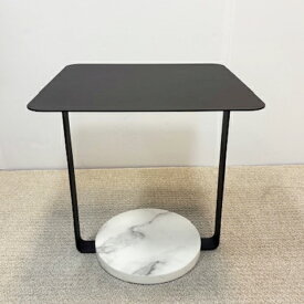 [中古]★モデルルーム展示品★【moda en casa】モーダ・エン・カーサTANGENT tableタンジェントテーブルサイドテーブルモダンスタイルブラックメタル家具お届けご指定日1か月先まで