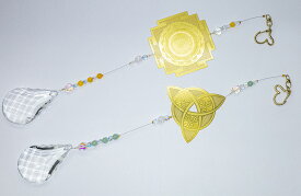 選べる 幸運のサンキャッチャー ヤントラ と トリケトラ トリスケル エナジーメタル 天然水晶 天然石 風水 ドリームキャッチャー クリスタル 送料無料 福袋 サンキャッチャー シェリーヤントラ 八咫烏 金運