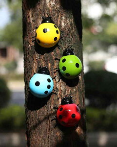 ガーデンオーナメント 置物 雑貨 装飾 インテリア ホームデコレーション オブジェ 造園 庭 樹脂 吊り下げ ループ付 4匹セット かわいい てんとう虫