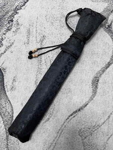 横笛 袋 ケース 釣り竿 刀 剣 尺八 古風 南箏 黒 花柄 楽器 竹笛 保護 カバー 持ち運び 収納 便利 携帯 保存 耐摩耗性 紐つき 厚手 G 調 裏地
