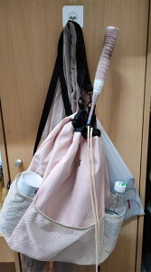 ラケットバッグ スポーツ用品 レディース 大容量 巾着 ナップザック ナイロン テニス バドミントン バックパック 遠征 部活 トレーニング 持ち運び便利 シンプル おしゃれ グレー ピンク
