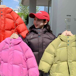 キッズ アウター 女の子 暖かい 冬 厚手 ダウン 韓国 フード ショート ポリエステル ジップアップ ゆったり 黒 ピンク 赤 シンプル カジュアル 普段使い おしゃれ おでかけ ポケット 防水