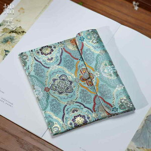 ポーチ 花柄 豪華 錦 刺繍 化粧品 布 袋 ボタン 経典 収納 柔らかい エレガント 華やか チャイナ風 青 ベージュ 黒 母の日 プレゼント 数珠