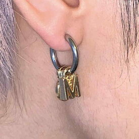ピアス メンズ シンプル 普段使い 外出用 大人 アクセサリー パンク風 ぶら下がり 揺れる 合金 チタン 英文字 おしゃれ ゴールド