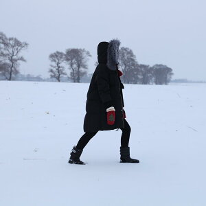 スノーブーツ 男女兼用 秋冬 冬用 屋外 アウトドア 雪道 雪対策 防寒 裏ボア 厚手 厚底 ミドル丈 防水 滑り止め 暖かい
