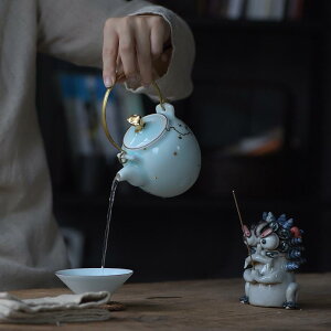 急須 景徳鎮 陶器 手作り ハンドメイド 金彩絵付け 影青 つる ミニ 小ぶり 和風 茶道具 ティーポット 普段使い 来客用