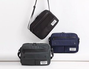 斜め掛けバッグ メンズ レディース 韓国 普段使い ジッパー ポケット ショルダー 伸縮ストラップ 防水 大きめ 小さめ 横型 カジュアル シンプル 英文字ロゴ 青 黒 グレー