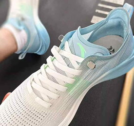 靴紐 結ばない メンズ レディース ユニセックス 伸びる シューレース 装飾 小物 アクセサリー 調節 留め具 クリップ スニーカー ハイカット ランニングシューズ シンプル カジュアル おしゃれ 黒 白 青