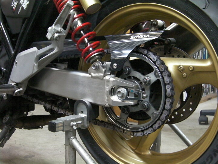 楽天市場】【ストライカー】 チェーンカバー カーボン CB400SF VTEC 