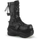 DEMONIA【取り寄せ】デモニア・スリーバックルボクサー厚底ロングブーツ/品番：BOXER-230/BOX230/10cmソール/レースアップ/ベルトブーツ/コスプレ/原宿系/ファッション/レディース/メンズ/ユニセックス/男女兼用/ロングブーツ/ニーブーツ/フェイクレザーブラック/合皮黒
