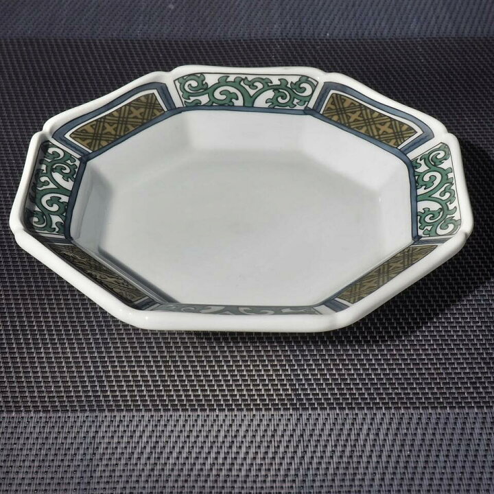 楽天市場 特価品 送料無料 中華 食器 業務用 八角 14cm 八角皿 小皿 有田焼 デザート 点心 業務用食器 柄 模様 白 緑 唐草 花 おしゃれ オシャレ 陶器 安い アウトレット 有田焼 山忠