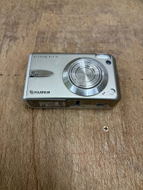 〈中古〉FUJIFILM デジタルカメラ FinePix F30 FFX-F30