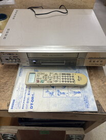 〈中古〉日立(HITACHI) D-VHSビデオカセットレコーダー でじたるテープナビ DT-DR1 シルバー VHS/S-VHS対応（ジャンク品）