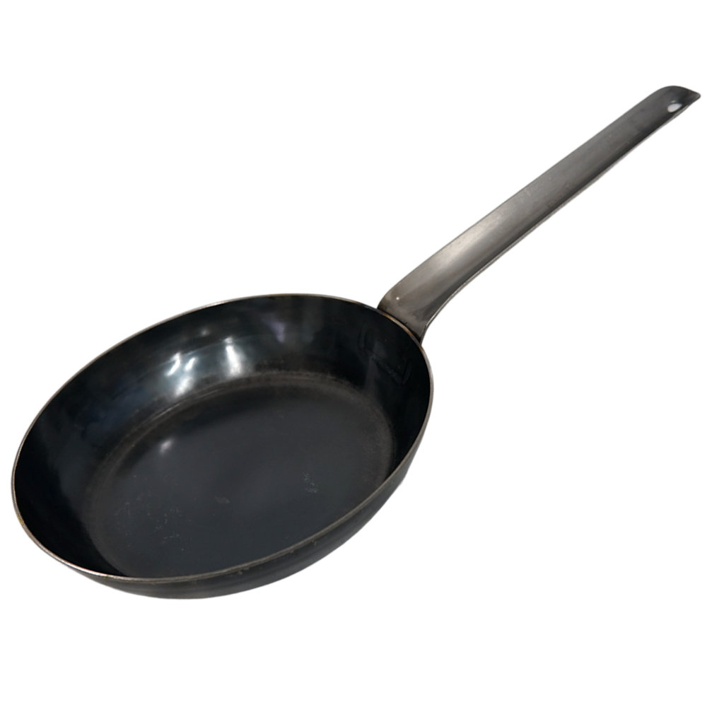 【山田工業所】鉄フライパン24cm（かっぱ橋ふじたクッキングオリジナル）溶接フライパン打出し24ｃｍ板厚1,6mm内側ビス止め無し
