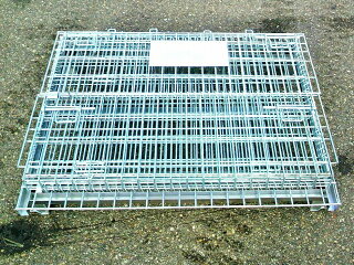 掛金金具・脚の形状も統一