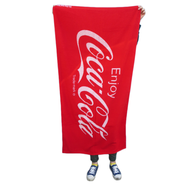 【お買い物マラソンP2倍】【Coca Cola】コカ・コーラビーチタオル　75 x 150cm コットン100% 綿　大判　バスタオル　レッド　正規品　 コカ・コーラロゴ　アメリカン雑貨 | FUN FUNNY ミニカー アメリカ雑貨