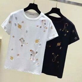 刺繍 トップス レディース 送料無料 2色 Tシャツ カットソー 丸首 クルーネック 半袖 プルオーバー ワイド ゆったり ゆる 大きめ 楽ちん 白 黒 ホワイト ブラック 宇宙 こなれ感 上品 エレガント シンプル カッコイイ 清潔感 マニッシュ