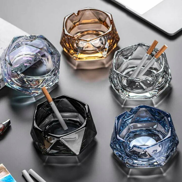 デスクトップ灰皿 シガー灰皿 屋外用灰皿 タバコ用灰皿 大型灰皿 屋外 屋内 ホームデコレーション 灰皿(ブルー) アメリカンスタイルの灰皿 、タバコ用樹脂灰皿、ホームオフィス屋内屋外パティオ用のポータブル装飾レトロ灰皿 アメリカンスタイルの灰皿、タバコ用樹脂灰皿 ... デスクトップ上の灰皿 ブルーガラス灰皿 ホテル ホーム リビングルーム オフィス 透明灰皿 灰皿(小)